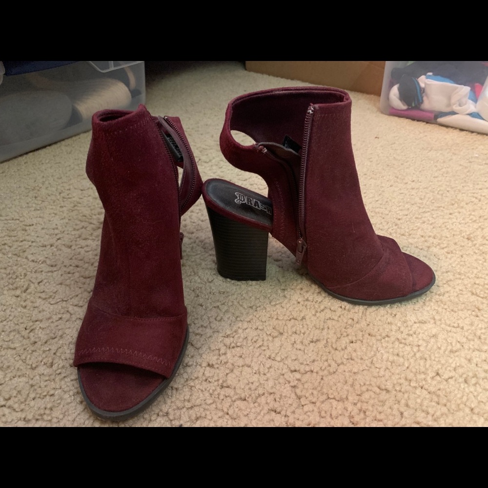 maroon booties